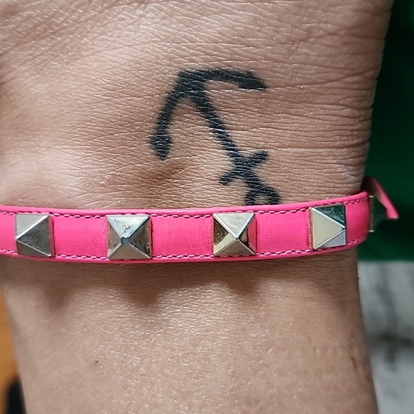 VALENTINO ROCKSTUD FUSCHIA SANDALS FLAT - Picture 5 of 7